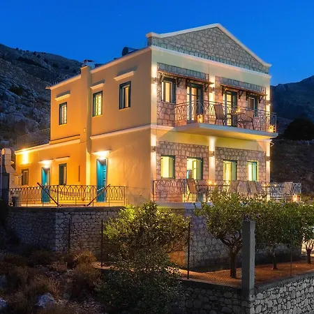 Royal Pedi * Symi