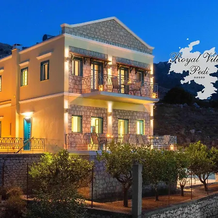 Royal Pedi Symi