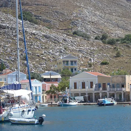 Royal Pedi * Symi