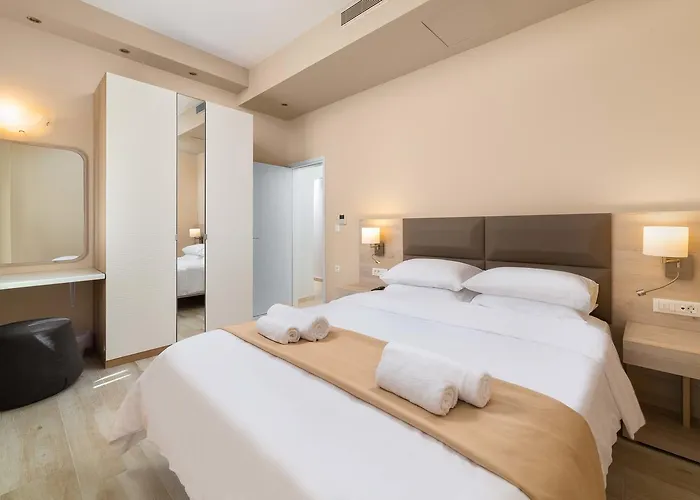 Royal Pedi Villa Simi